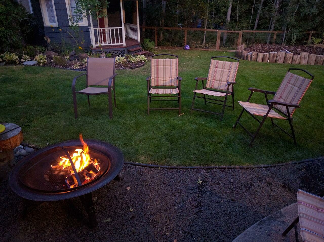 How Far Away From a House Should a Fire Pit be Place?