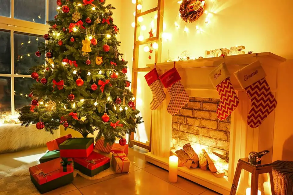 Fireplace Christmas Décor Ideas